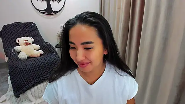 Snapshot of worldofkim chatting on 10/22/25, 06:35 worldofkim online show from 10/22/25, 06:35