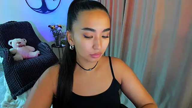 Snapshot of worldofkim chatting on 11/05/25, 05:07 worldofkim online show from 11/05/25, 05:07