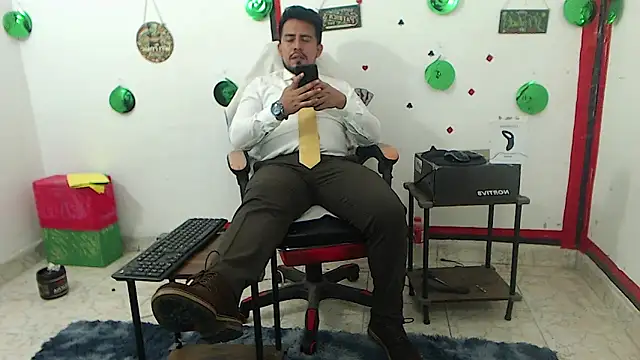 Snapshot of KalethBigDick chatting on 06/15/26, 02:25 KalethBigDick online show from 06/15/26, 02:25