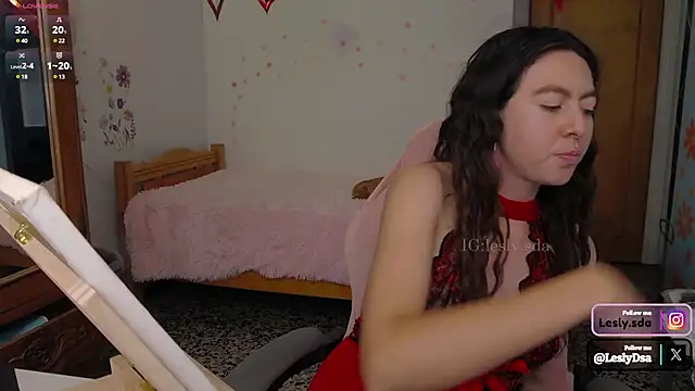 leslyyu online show from 02/17/25, 06:15