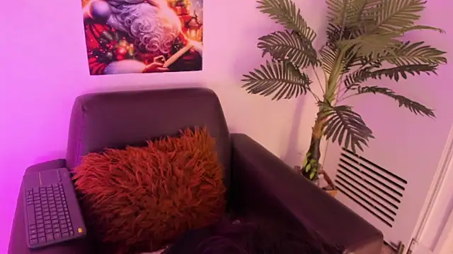 Snapshot of Miia_Thompsonn chatting on 12/04/24, 03:04 Miia Thompsonn online show from 12/04/24, 03:04