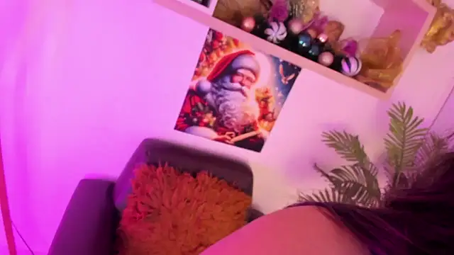 Snapshot of Miia_Thompsonn chatting on 12/24/24, 03:05 Miia Thompsonn online show from 12/24/24, 03:05