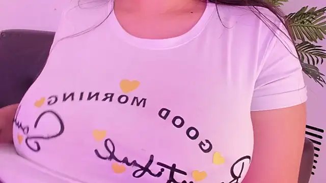 Snapshot of Miia_Thompsonn chatting on 01/11/25, 03:02 Miia Thompsonn online show from 01/11/25, 03:02