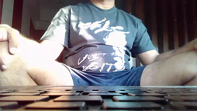 Snapshot of deltaforce1987 chatting on 01/07/25, 11:26 deltaforce1987 online show from 01/07/25, 11:26