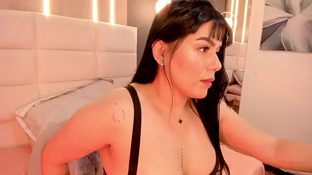 Miah gomez  online show from 01/11/25, 07:05