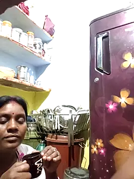 Snapshot of priyadarshiPRIYASEXCPL223 chatting on 05/08/26, 01:27 priyadarshiPRIYASEXCPL223 online show from 05/08/26, 01:27