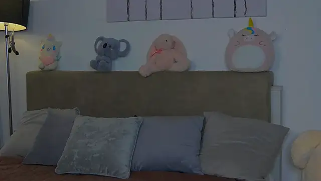 CassKiera online show from 10/10/25, 04:44