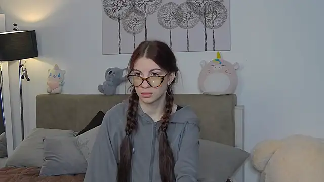 CassKiera online show from 10/17/25, 04:48