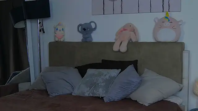 CassKiera online show from 11/14/25, 06:12