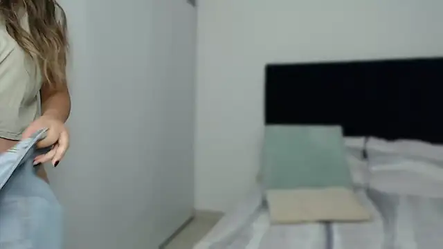 alliee mod online show from 02/02/25, 04:15