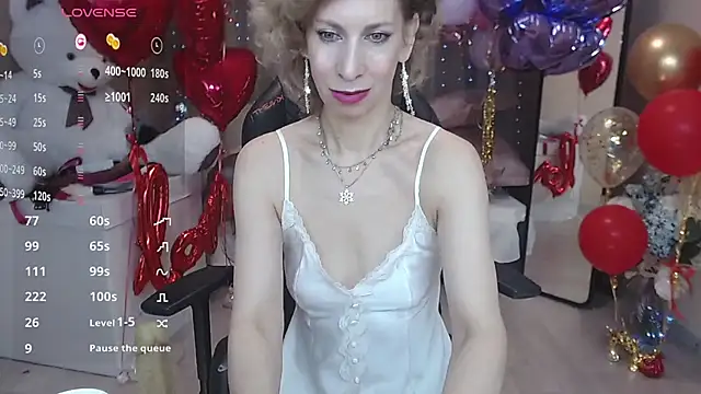 Snapshot of AdrianaSea chatting on 02/13/25, 07:45 AdrianaSea online show from 02/13/25, 07:45