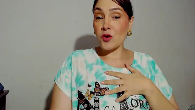 Miss Agatha online show from 11/02/25, 02:58