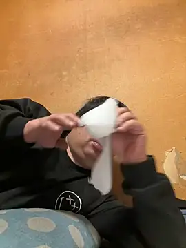 Snapshot of punk0805 chatting on 03/10/26, 12:21 punk0805 online show from 03/10/26, 12:21