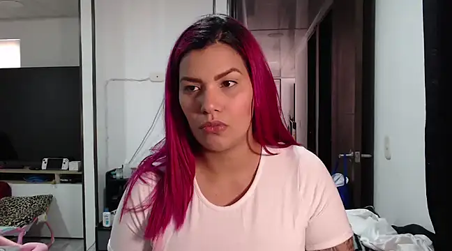 Snapshot of CarolinaRincon chatting on 02/05/25, 07:53 CarolinaRincon online show from 02/05/25, 07:53