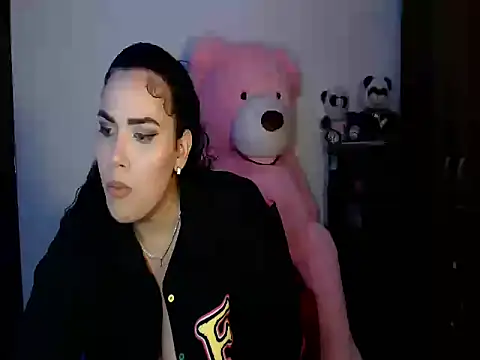 Snapshot of CarolinaRincon chatting on 11/18/25, 11:15 CarolinaRincon online show from 11/18/25, 11:15