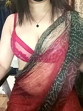 Snapshot of Mishika_Gill chatting on 01/13/26, 03:12 Mishika Gill online show from 01/13/26, 03:12