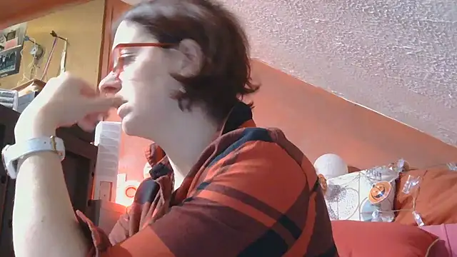 Snapshot of lanax chatting on 10/29/25, 12:29 lanax online show from 10/29/25, 12:29