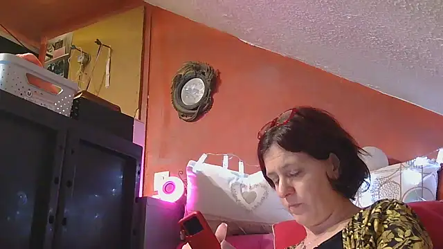 Snapshot of lanax chatting on 11/12/25, 12:27 lanax online show from 11/12/25, 12:27