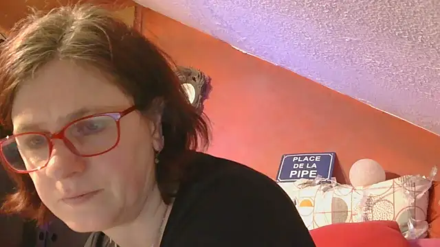 Snapshot of lanax chatting on 03/27/26, 01:44 lanax online show from 03/27/26, 01:44