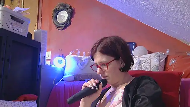 Snapshot of lanax chatting on 05/18/26, 12:44 lanax online show from 05/18/26, 12:44