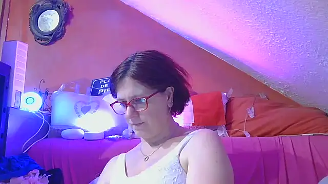 Snapshot of lanax chatting on 06/23/26, 12:03 lanax online show from 06/23/26, 12:03