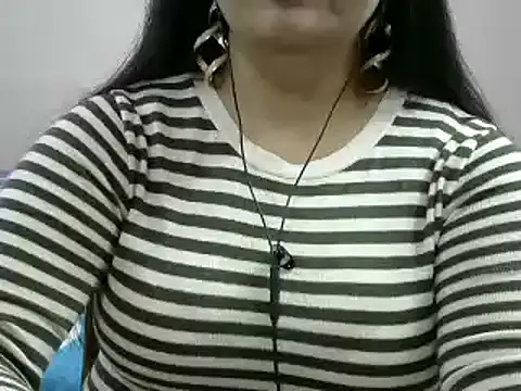Snapshot of Shruti_139 chatting on 12/30/24, 07:42 Shruti 139 online show from 12/30/24, 07:42