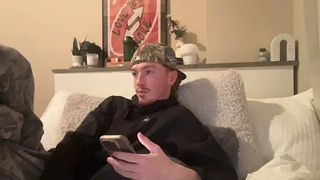 Snapshot of younghungginger chatting on 12/19/24, 11:14 younghungginger online show from 12/19/24, 11:14