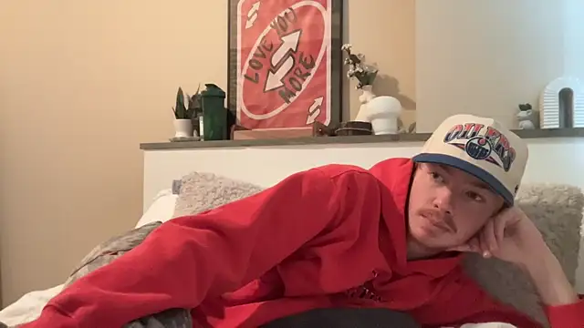 Snapshot of younghungginger chatting on 12/21/24, 09:15 younghungginger online show from 12/21/24, 09:15