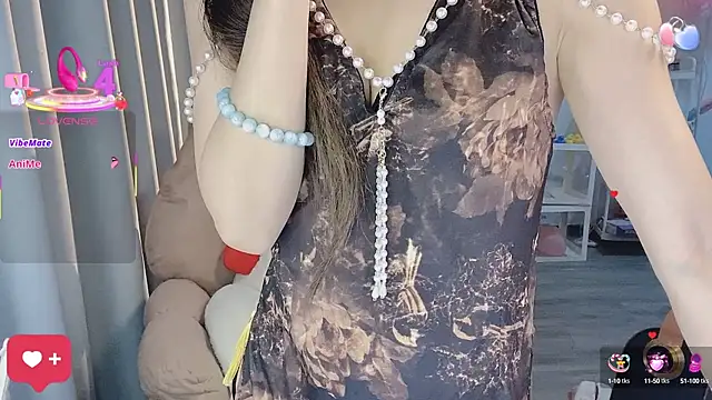 Snapshot of 7-Love chatting on 02/25/25, 02:11 7-Love online show from 02/25/25, 02:11