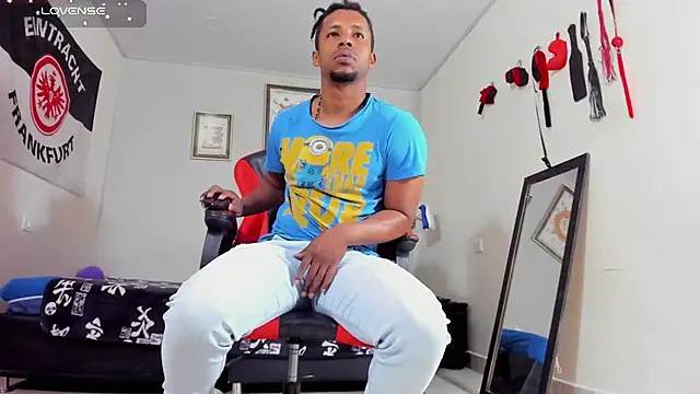 AlejoKhalifa  online show from 11/10/25, 07:40