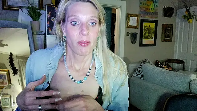 Glamazonx online show from 05/04/26, 01:45