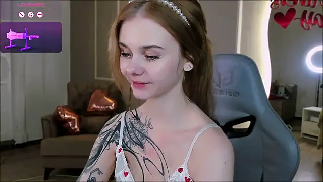 Britney Lynch online show from 02/04/25, 08:38