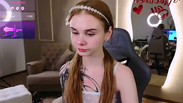 Britney Lynch online show from 02/11/25, 12:06