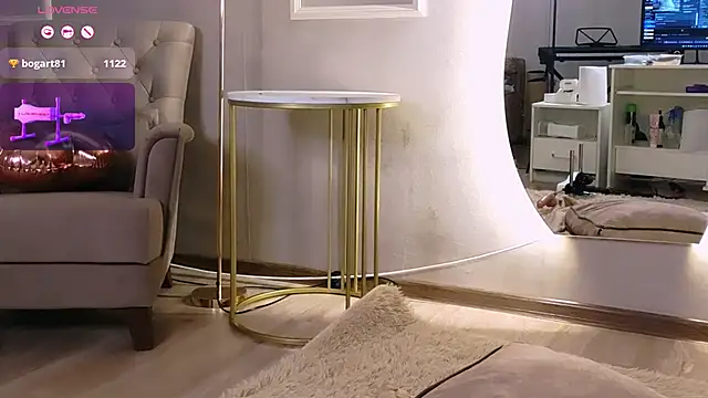 Britney Lynch online show from 02/17/25, 12:10