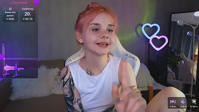 Britney Lynch online show from 03/23/25, 04:16