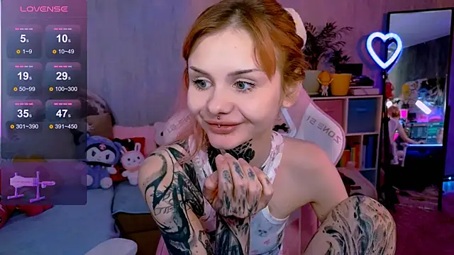 Britney Lynch online show from 09/21/25, 01:02