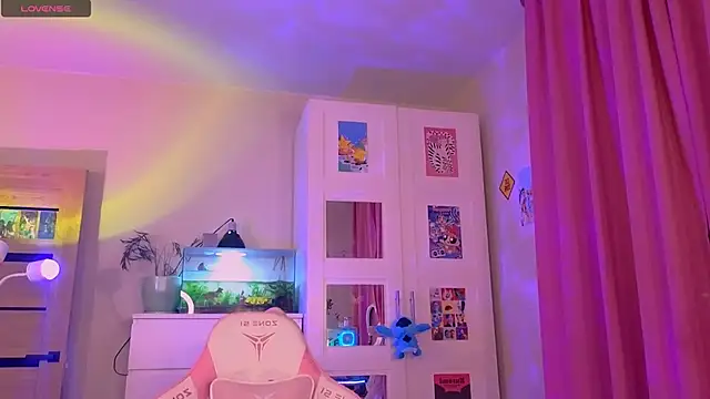 Britney Lynch online show from 11/28/25, 09:17