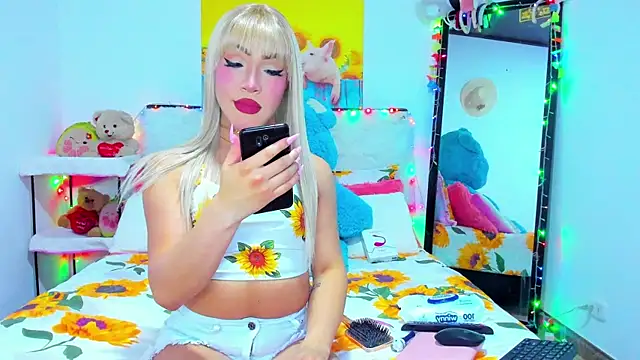 Candy Candy   online show from 10/22/25, 09:25