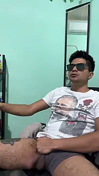 Snapshot of yObal-hot chatting on 10/21/25, 01:39 yObal-hot online show from 10/21/25, 01:39