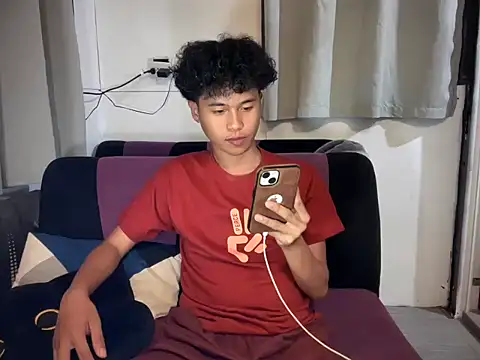 Snapshot of Asiantwink21 chatting on 01/10/26, 05:48 Asiantwink21 online show from 01/10/26, 05:48