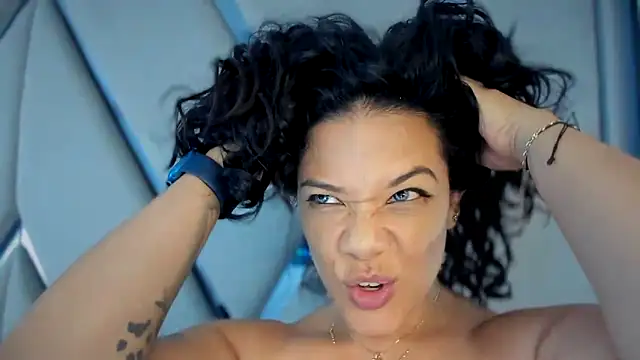 paula daniela1 online show from 03/23/25, 12:58