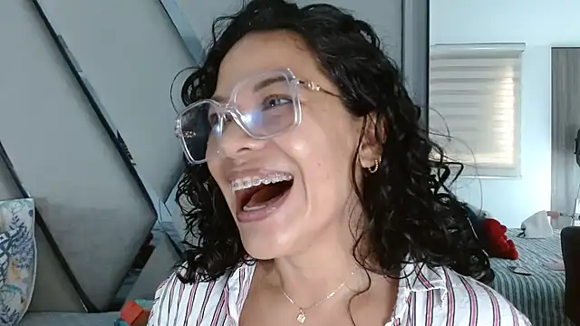 Snapshot of paula_daniela1 chatting on 01/12/26, 07:19 paula daniela1 online show from 01/12/26, 07:19