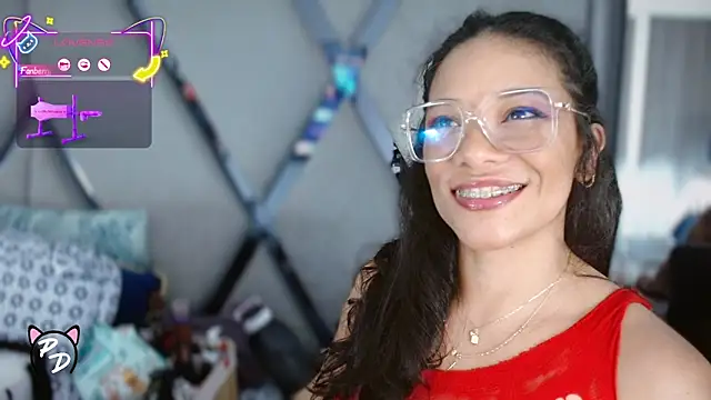 Snapshot of paula_daniela1 chatting on 04/06/26, 10:11 paula daniela1 online show from 04/06/26, 10:11