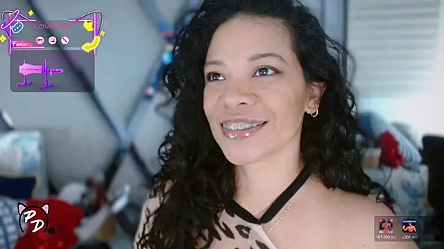 Snapshot of paula_daniela1 chatting on 04/16/26, 10:23 paula daniela1 online show from 04/16/26, 10:23
