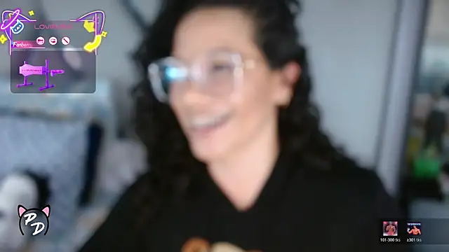 Snapshot of paula_daniela1 chatting on 04/20/26, 10:00 paula daniela1 online show from 04/20/26, 10:00