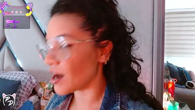 Snapshot of paula_daniela1 chatting on 05/16/26, 11:14 paula daniela1 online show from 05/16/26, 11:14