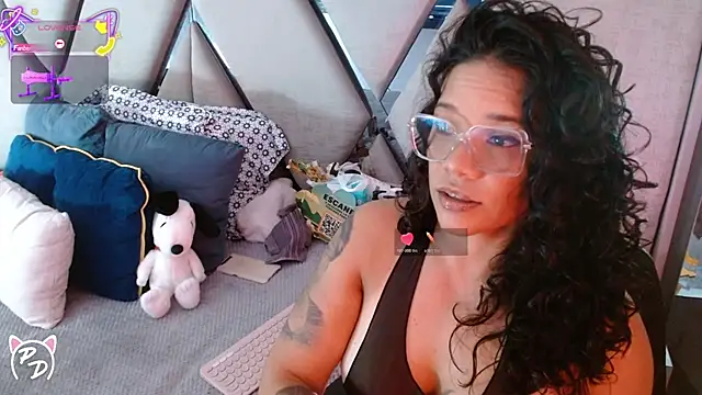 Snapshot of paula_daniela1 chatting on 05/18/26, 09:31 paula daniela1 online show from 05/18/26, 09:31