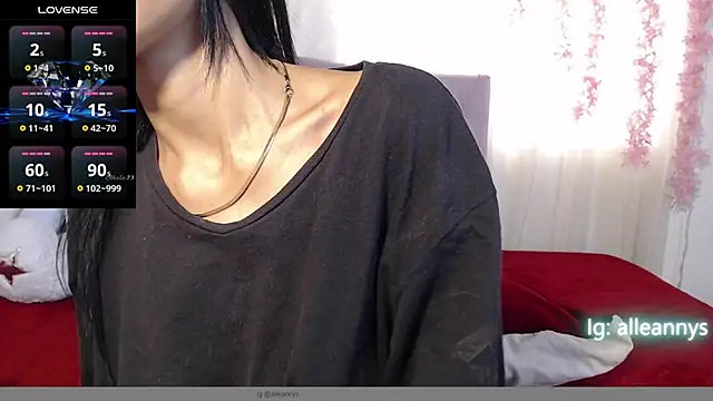 Snapshot of Alleanys_Cristal chatting on 03/07/25, 02:12 Alleanys Cristal online show from 03/07/25, 02:12