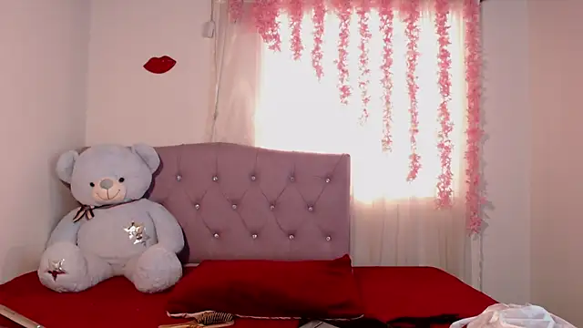 Snapshot of Alleanys_Cristal chatting on 03/10/25, 02:16 Alleanys Cristal online show from 03/10/25, 02:16