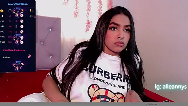 Snapshot of Alleanys_Cristal chatting on 03/17/25, 08:30 Alleanys Cristal online show from 03/17/25, 08:30